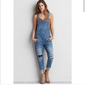American Eagle Distressed Denim Cropped Overalls